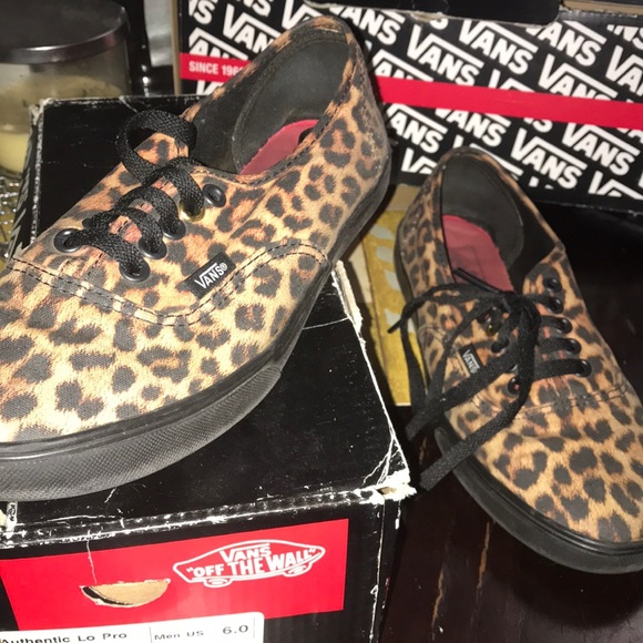 🧡🧡Leopard Vans🧡🧡 - Picture 2 of 3